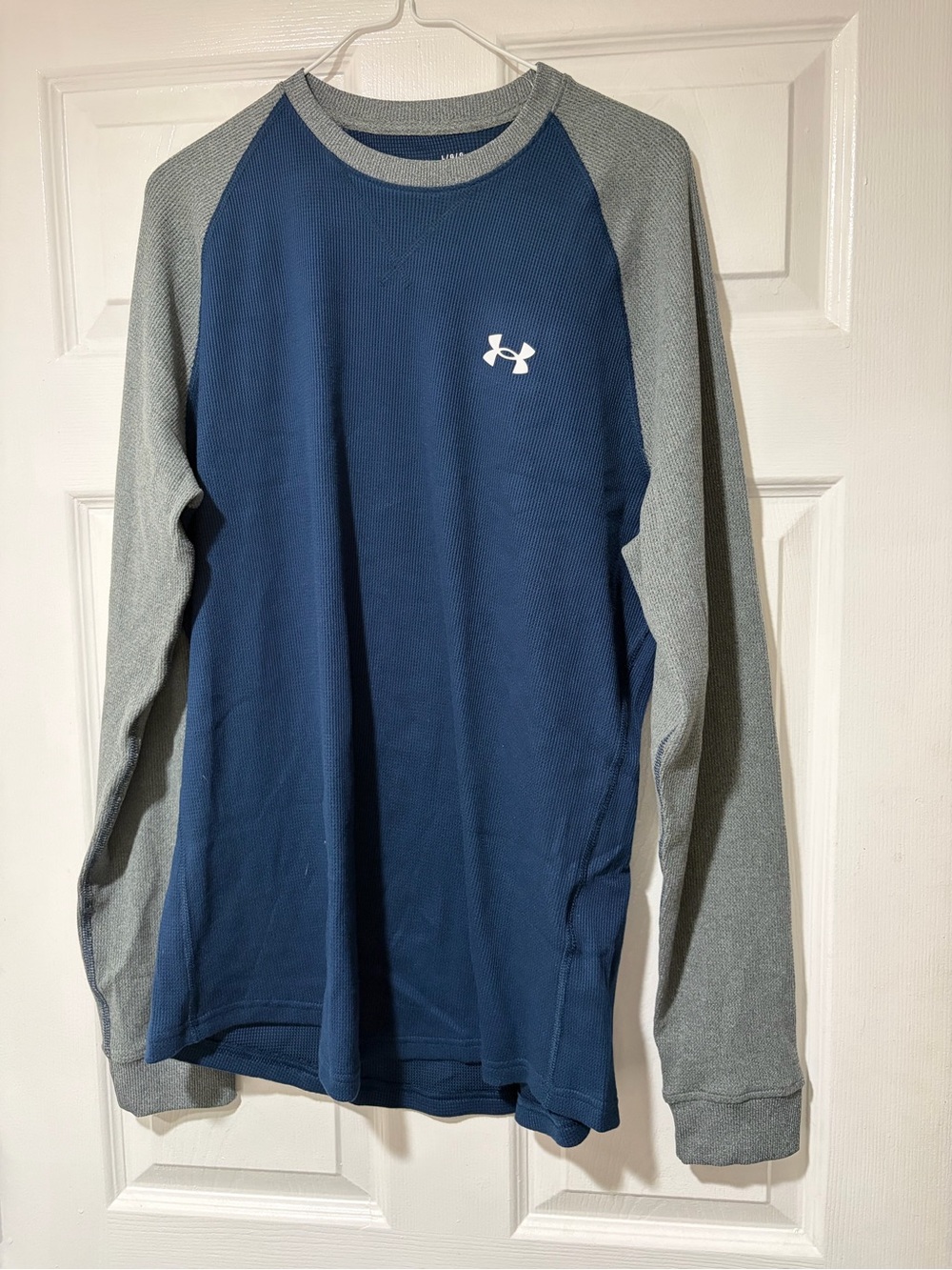 Under Armour Navy & Gray Raglan Long-Sleeve Crew